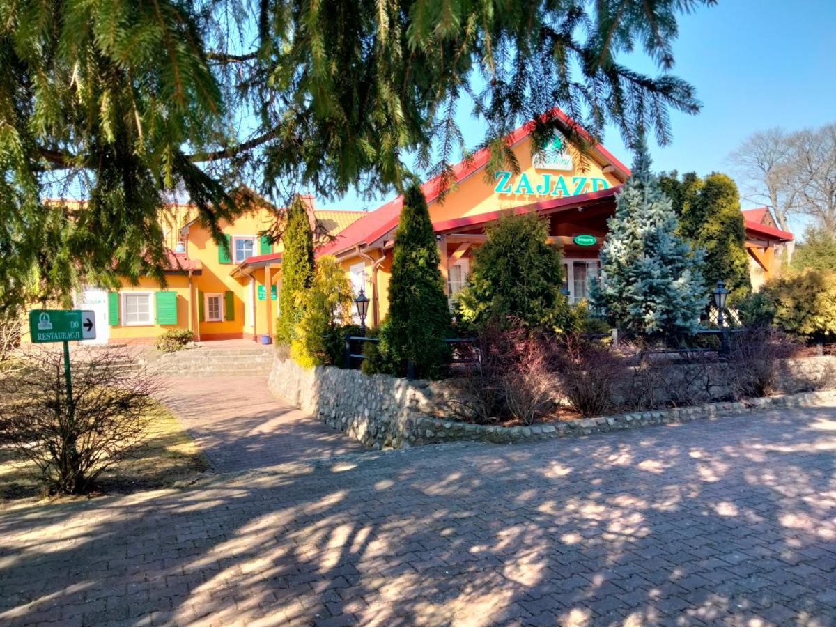 Zajazd Restauracja Machliny Exterior photo