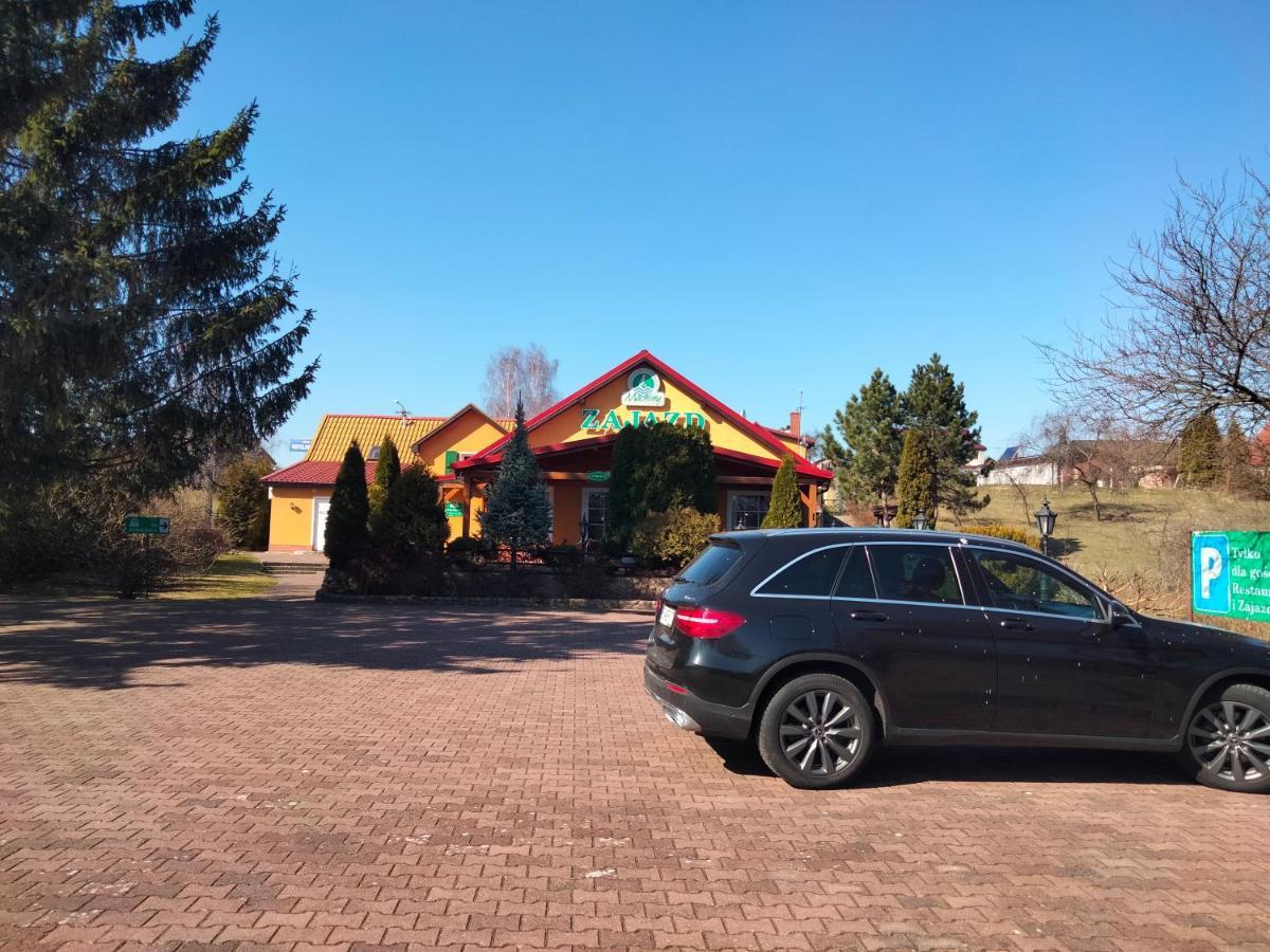 Zajazd Restauracja Machliny Exterior photo